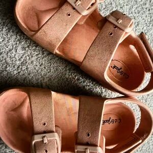 Cienta Kids' Beige Sandals